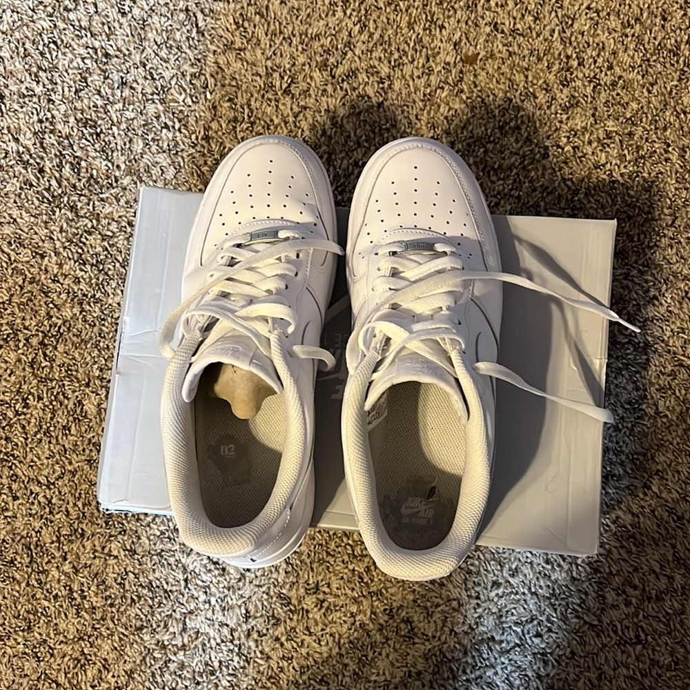 Men’s Nike Air Forces - Picture 4 of 4